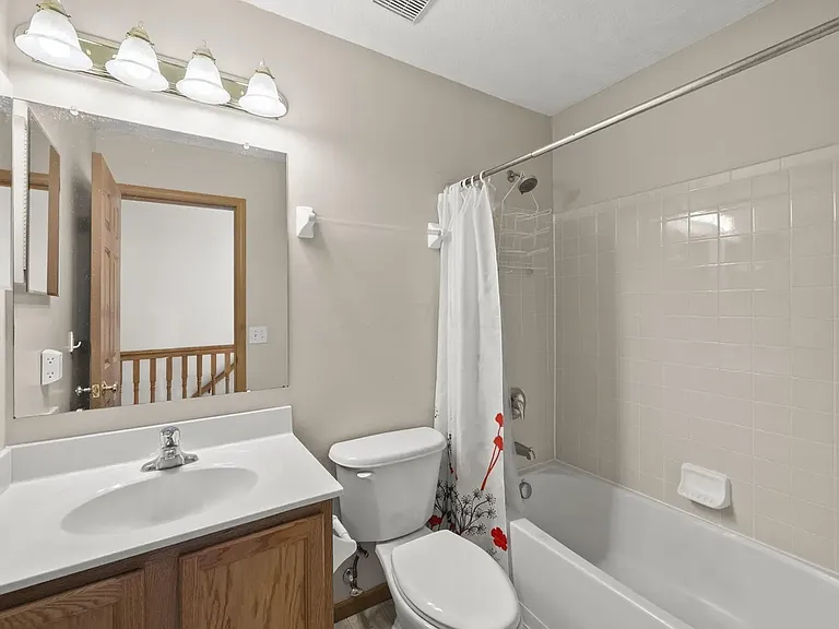 Full Bath 2