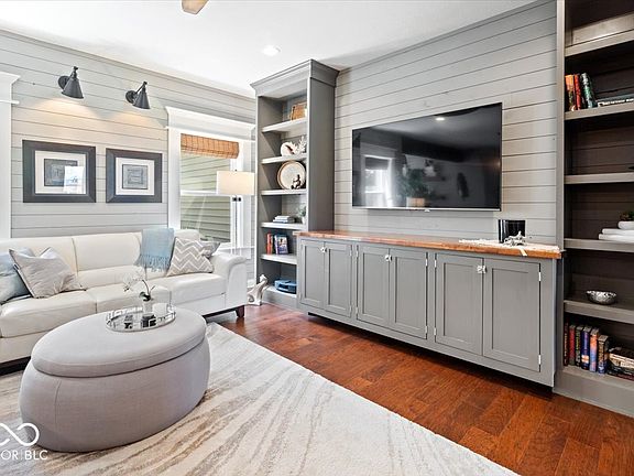 3rd image of 9749 Thorne Cliff Way Unit 102
