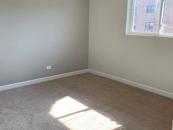 4th image of 6414 N Ridge Blvd APT 1E