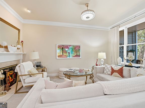 4th image of 1307 Creekside Pl SE