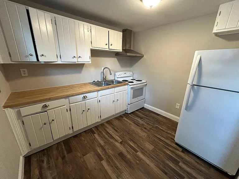 2907 E Sycamore St — Photo 5