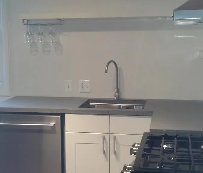1030 Mohawk Ave — Photo 1