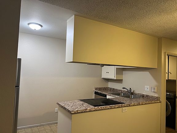 3rd image of 3911 58th St #B