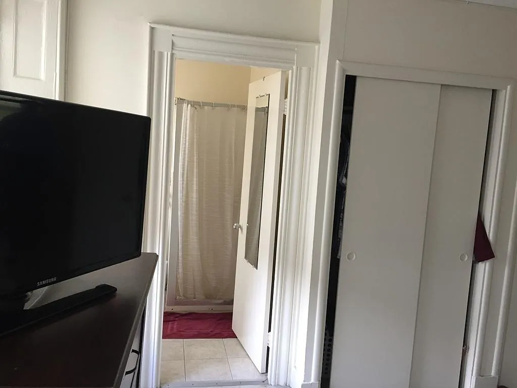 1 bed, 1.0 bath, 700 sqft, $1,850 — Photo 2