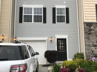 721 Blossom Dr, Hanover, PA 17331