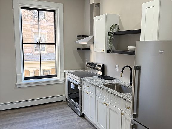 5th image of 150 S Franklin St #3