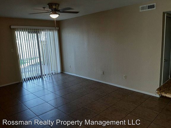 2nd image of 2915 Winkler Ave APT 807