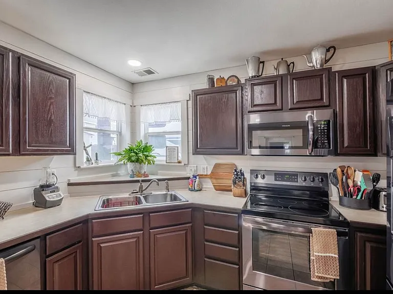 3060 Joel Ct — Photo 18
