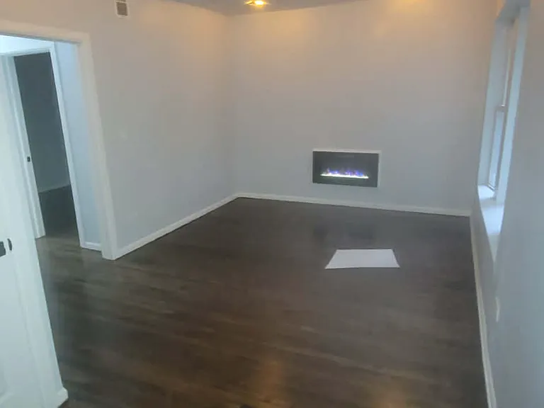 7123 S Rhodes Ave #2 — Photo 1