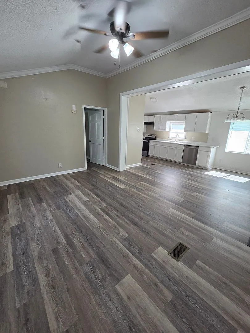 3 Bed 2 Bath Home + Bonus Room — Photo 1