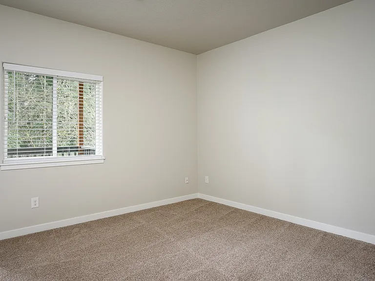 Leverich Apartments — Photo 34