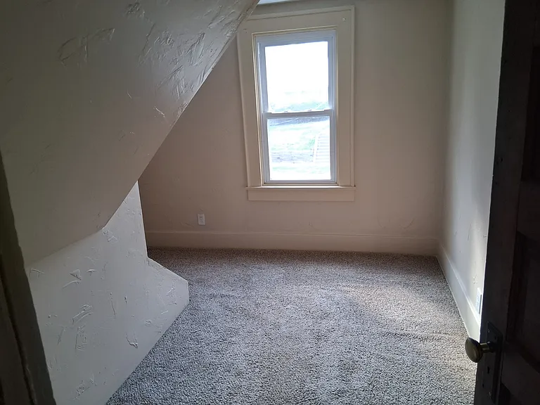 1543 Front St — Photo 4