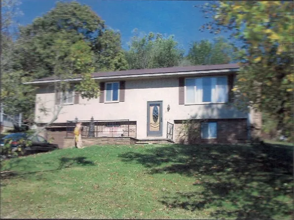 27 Lakewood Dr, Lucasville, OH 45648