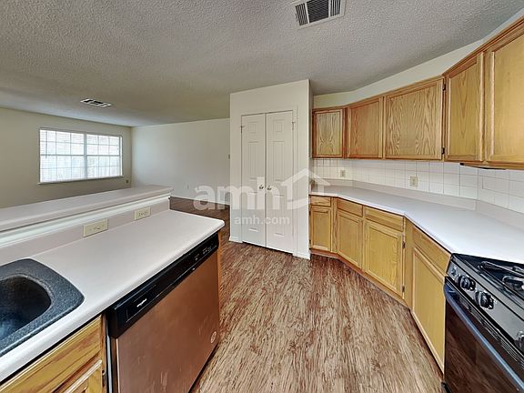 4th image of 1911 Timberwood Dr