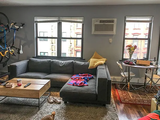 Rented by Vespa Properties Group | media 35