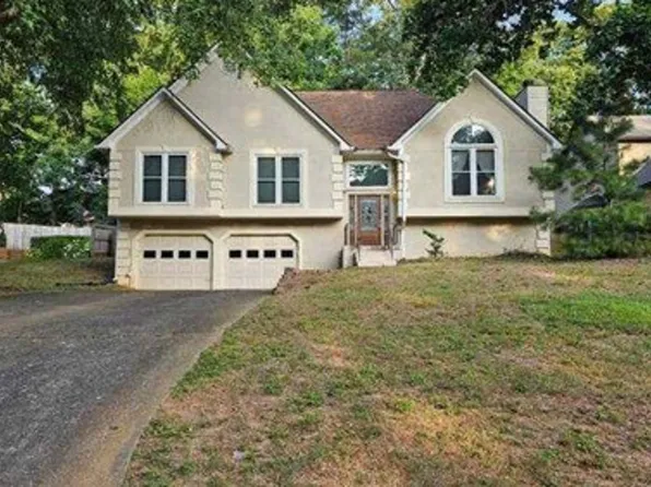 218 Tennis Court Ln NW, Kennesaw, GA 30144