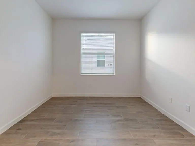 7949 Lakes Edge Ln — Photo 12