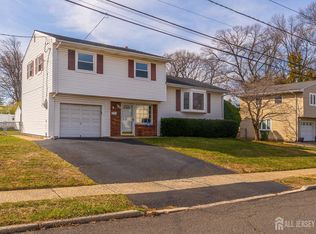 4 Estok Rd, Edison, NJ 08817