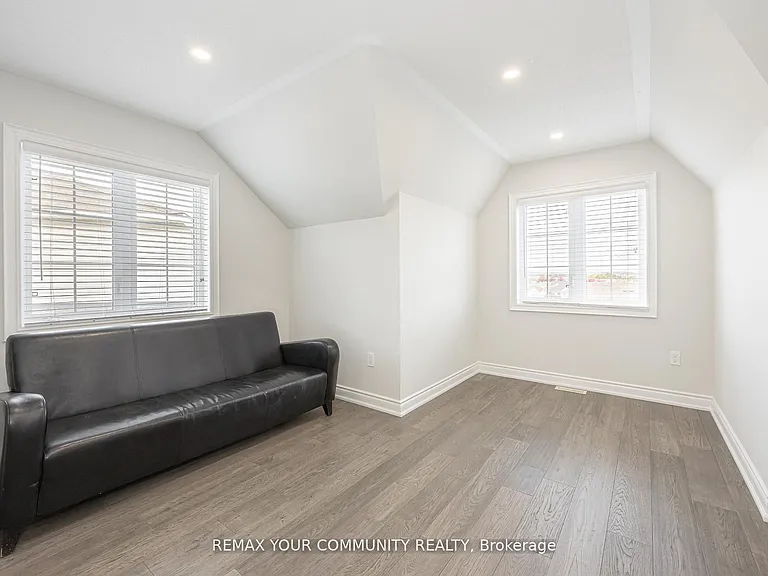 65 Bristlewood Cres — Photo 34
