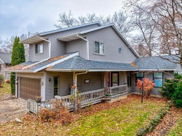 506 Lake Shore Drive, Pardeeville, WI 53954