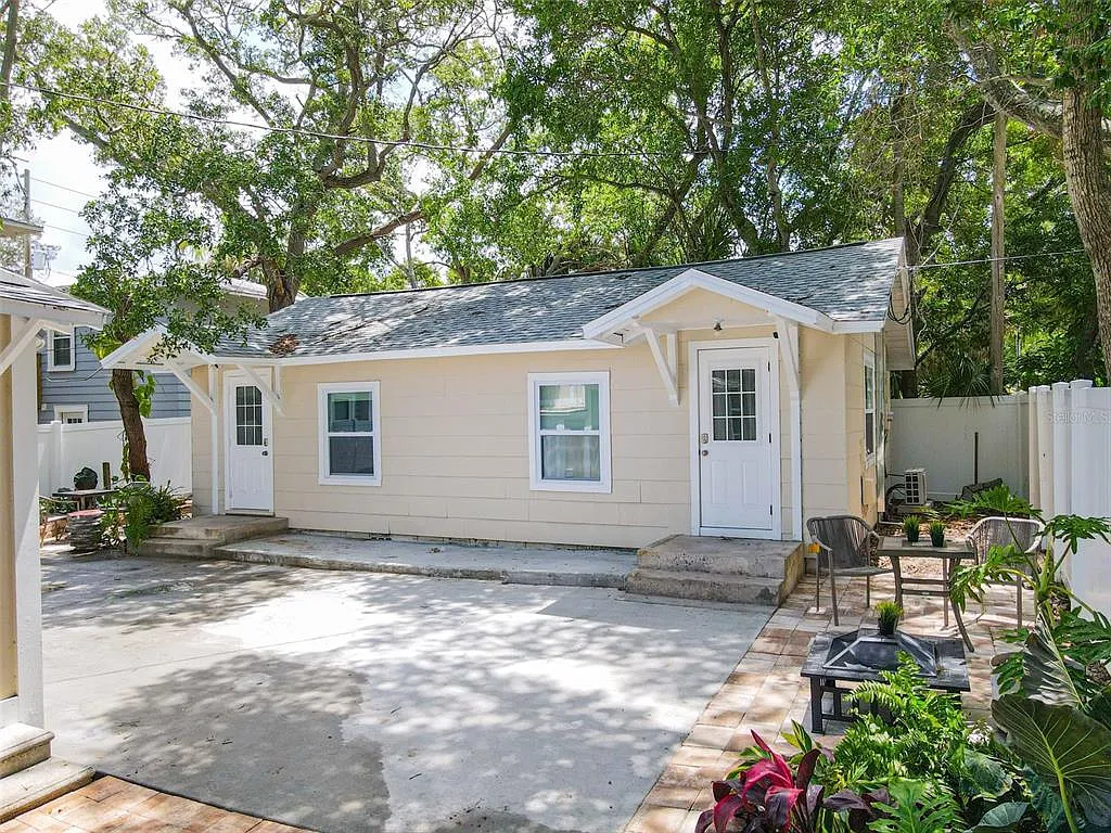 1 bed, 1.0 bath, 672 sqft, $1,650 — Photo 1