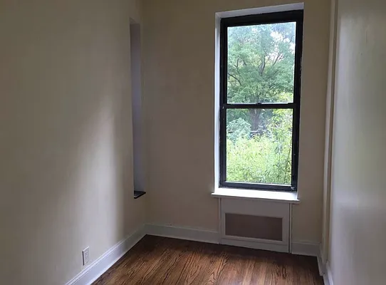 Rented by Salon Realty Corp | media 19