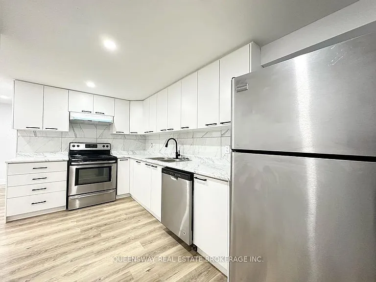 7 Leaside Dr #BASEMENT — Photo 3