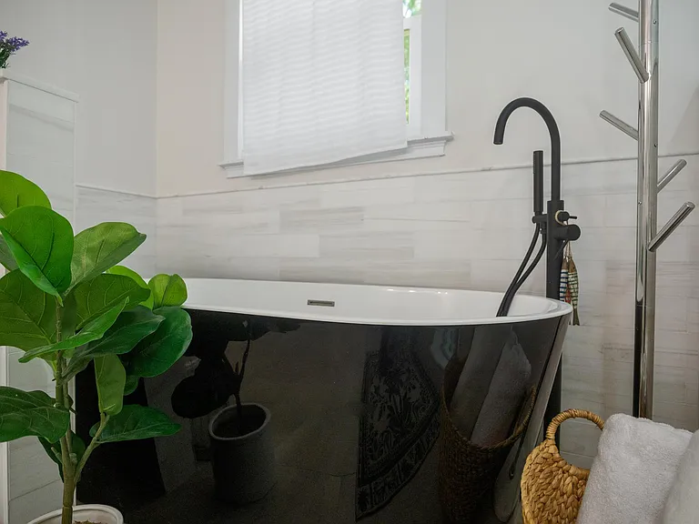 Soaking tub!