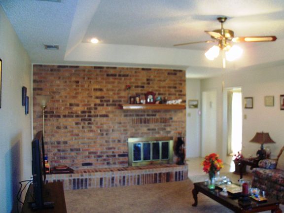 3rd image of 1803 E Robertson Ave