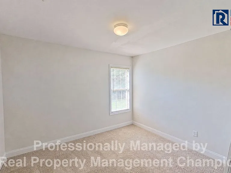 1734 Heatherstone Ln — Photo 19
