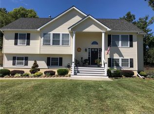 2 Horse Shoe Ct, Goshen, NY 10924