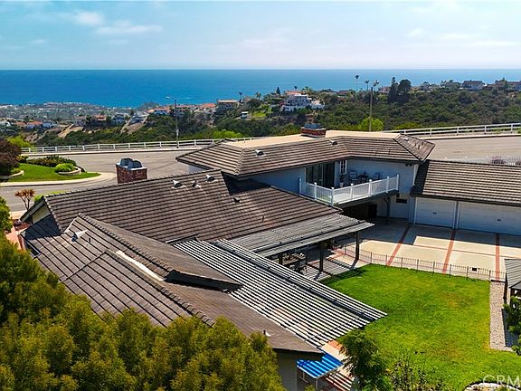 4th image of 880 Avenida Acapulco
