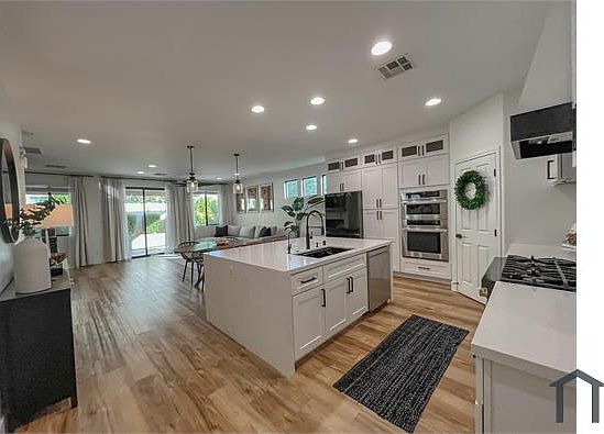 3rd image of 5260 Akula Bay St