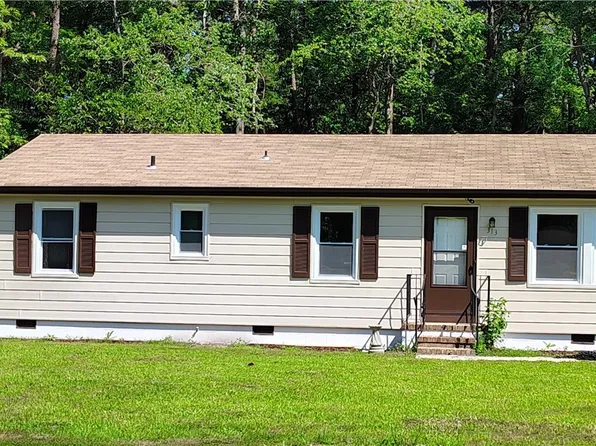 313 Lakewood Dr, Petersburg, VA 23805