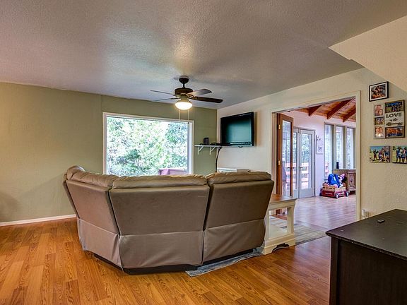 5th image of 21685 Johnson Ct