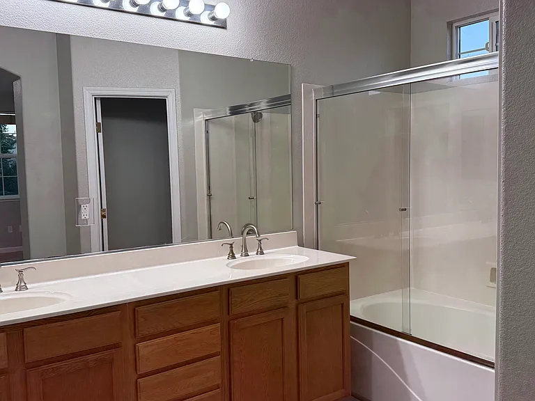 2090 Sierra View Cir #3 — Photo 14