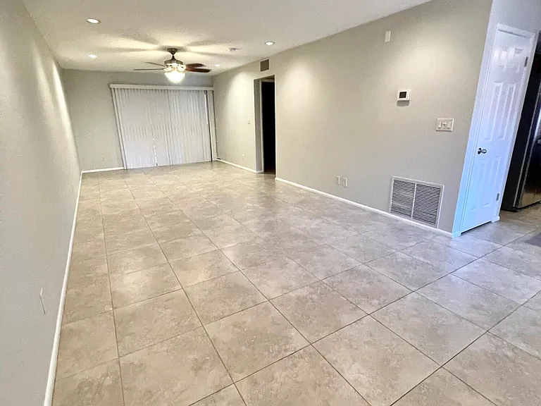 12212 N Paradise Village Pkwy S #104 — Photo 7