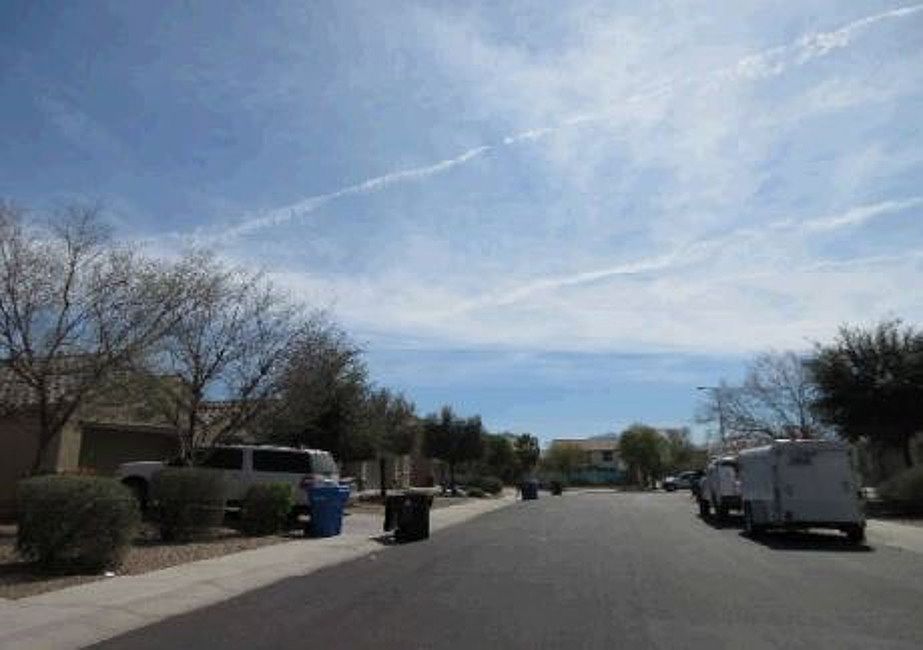 Exterior Neighborhood (street photo)