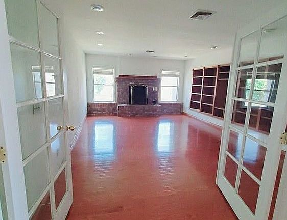 5th image of 3221 Burton Ave