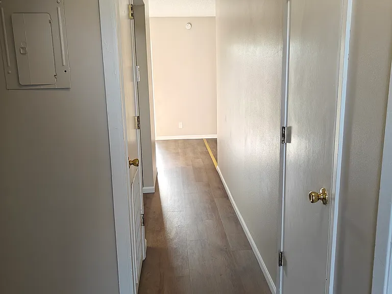 Fox Meadows Apartments — Photo 18