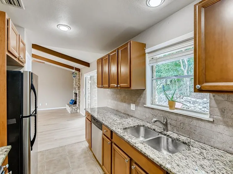 715 Vanguard St — Photo 16