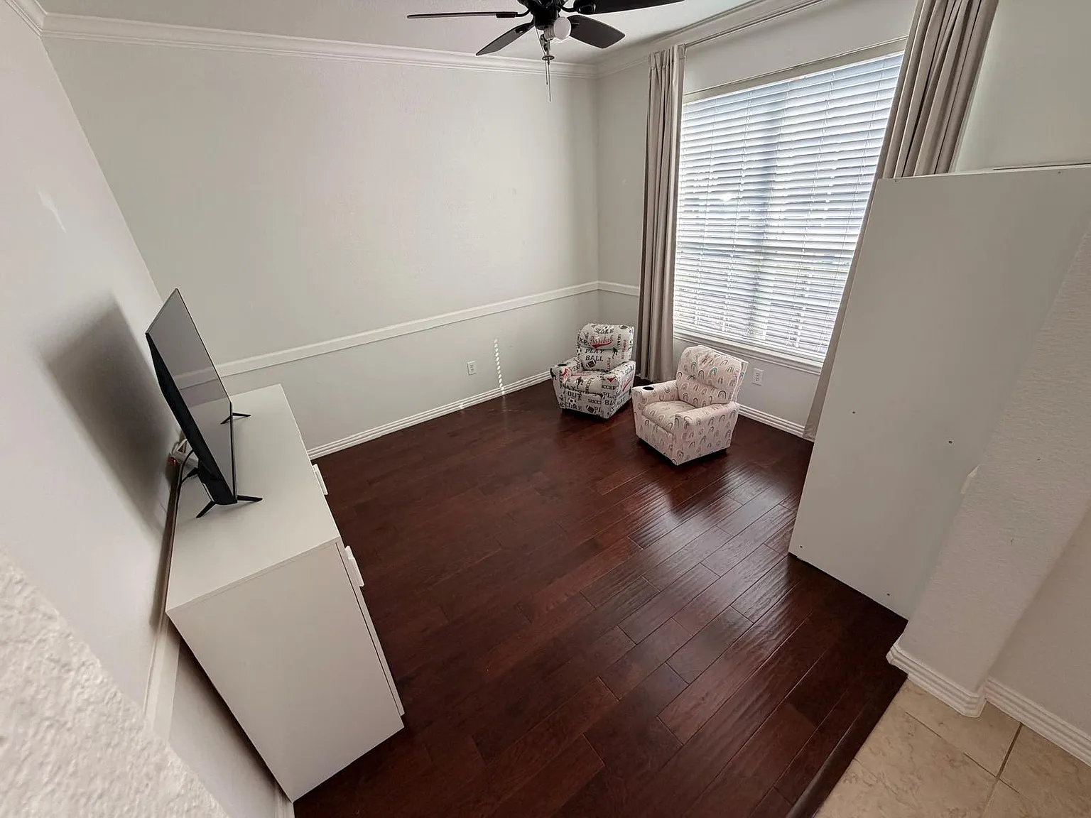 4 bed, 2436 sqft, $2,850 — Photo 4