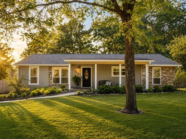 410 Shawnee Dr, Montgomery, TX 77316