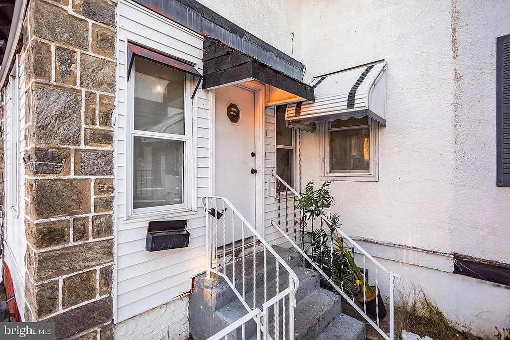 3 bed, 2.0 bath, 1420 sqft, $1,900 — Photo 3