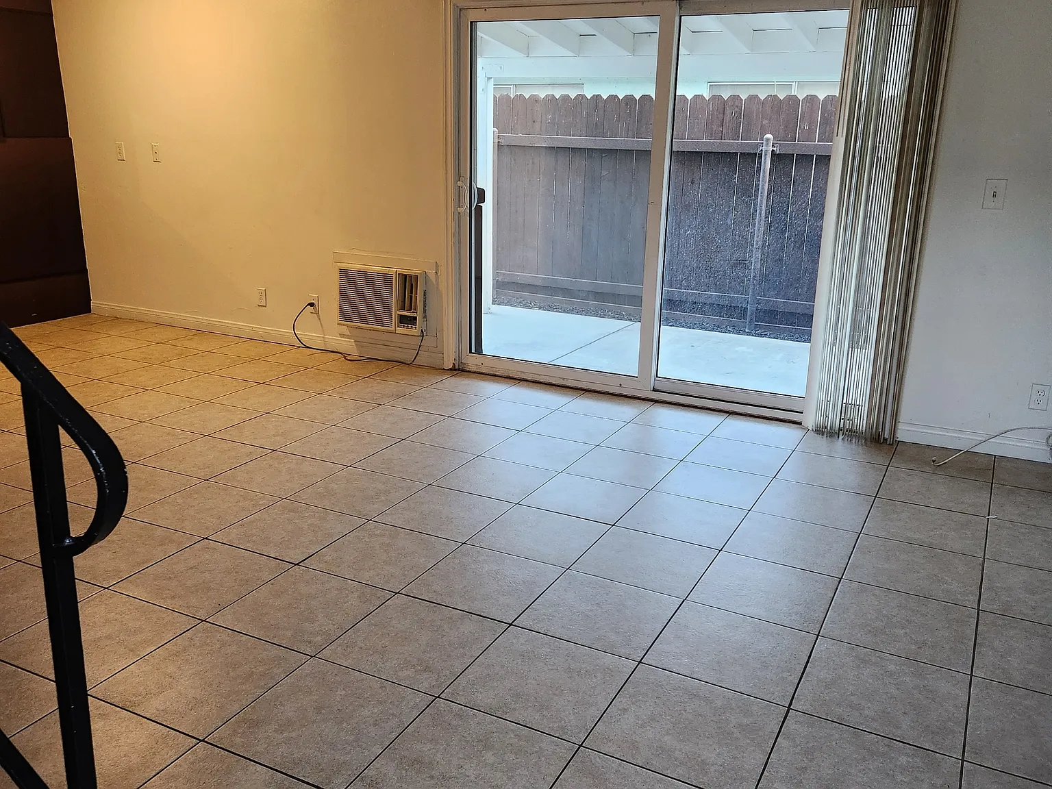 2 bed, 1.5 bath, 1100 sqft, $2,200 — Photo 3