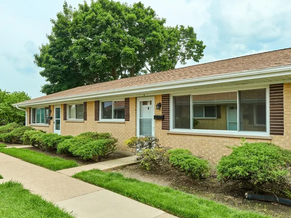 817 Valley Stream Dr APT B, Wheeling, IL 60090