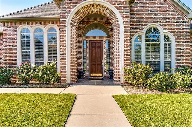 1st image of 913 Shady Creek Dr