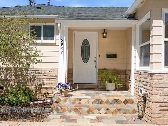 3rd image of 6937 Zelzah Ave