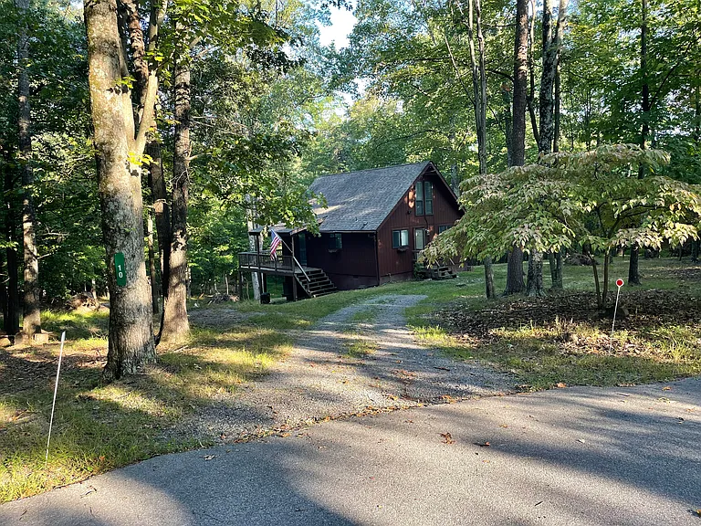 10 Pileated Woodpecker Ln — Photo 33