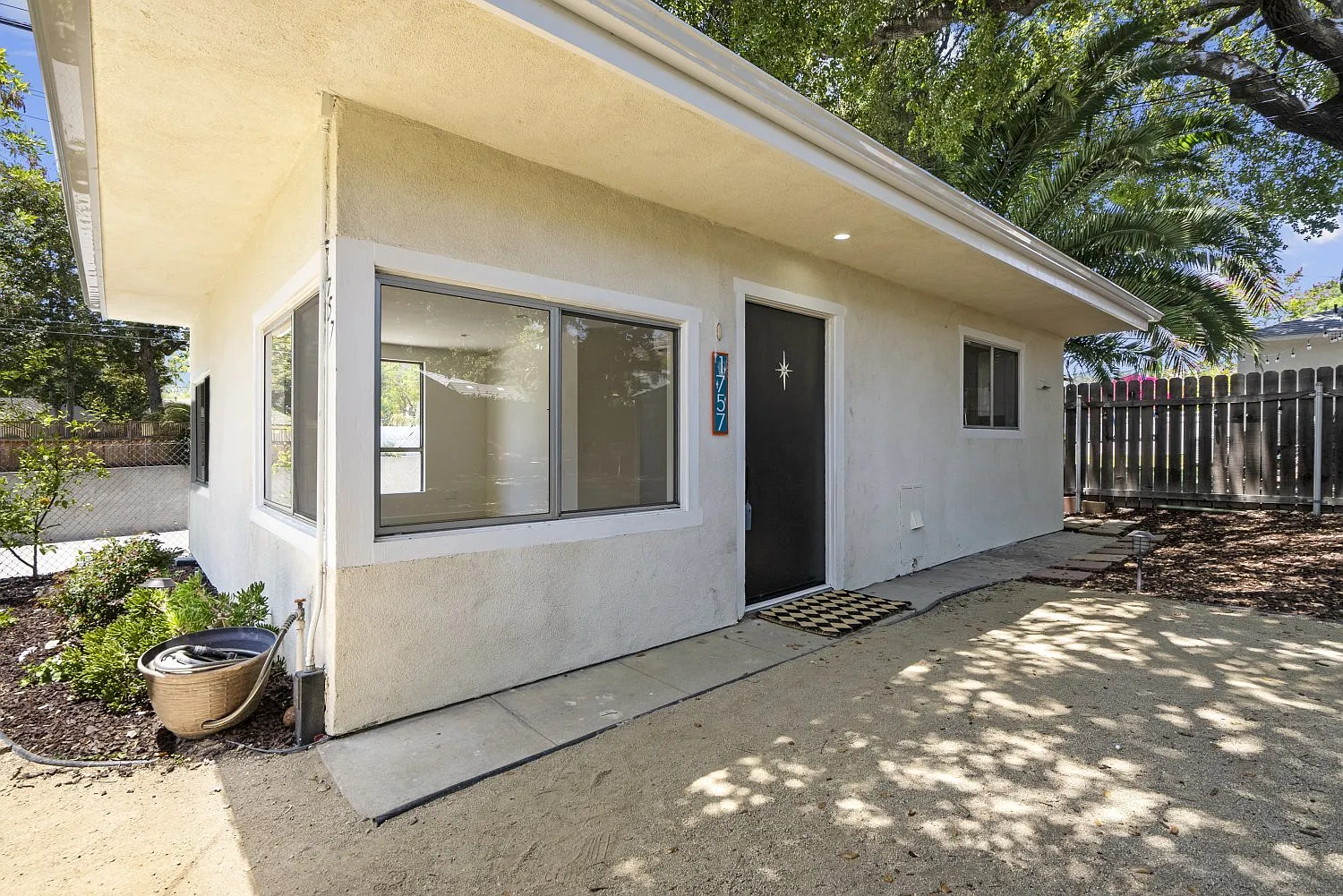 1 bed, 750 sqft, $2,500 — Photo 2